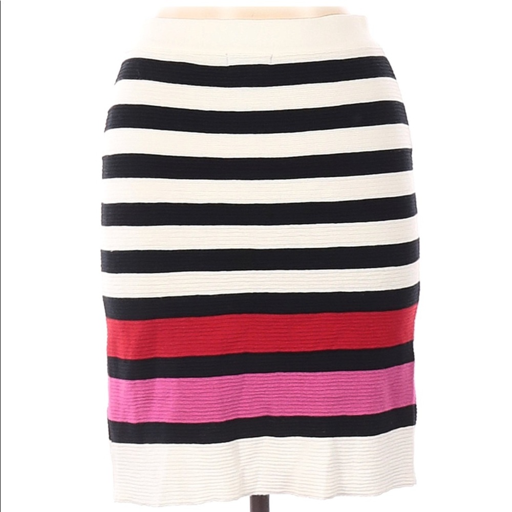 DEEL ELLY women’s knit fitted skirt. Never worn Size small Red Pink Cream